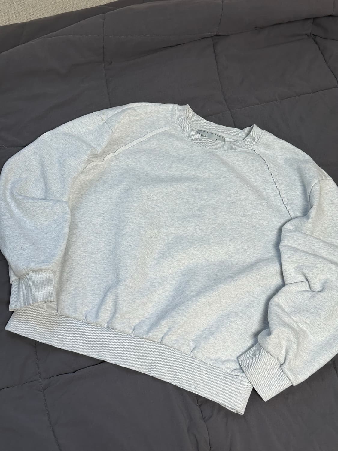 마뗑킴 에센셜 원형 로고  맨투맨 상품이미지1