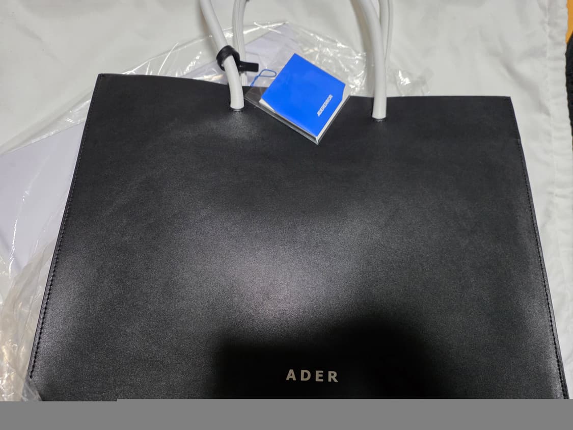 아더에러 쇼퍼백 느와르 새제품 팝니다 상품이미지2