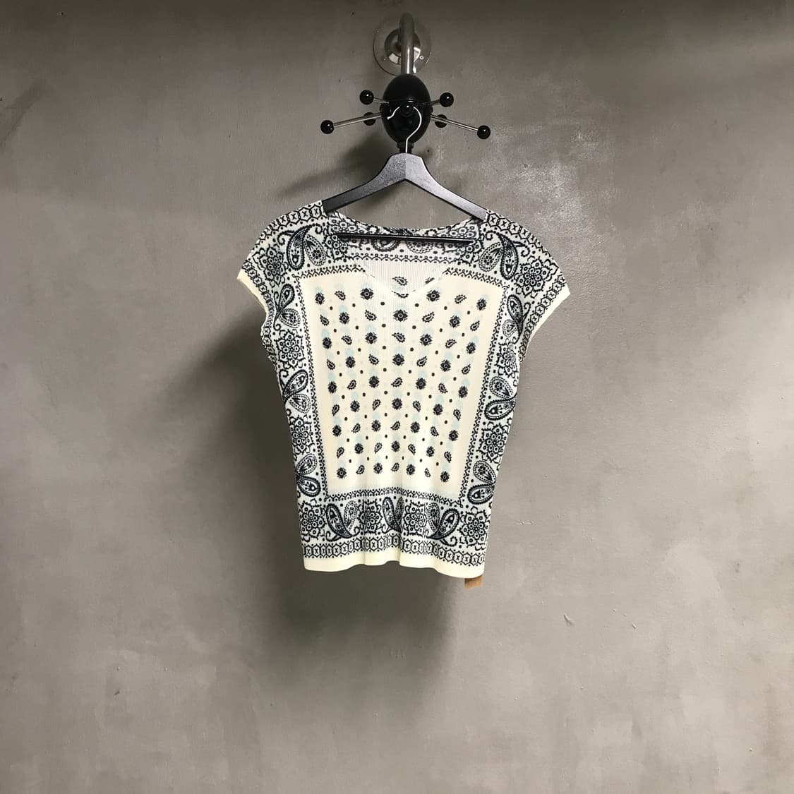 이세이 미야케 플리츠 플리즈 페이즐리 탑 3(W) 상품이미지1