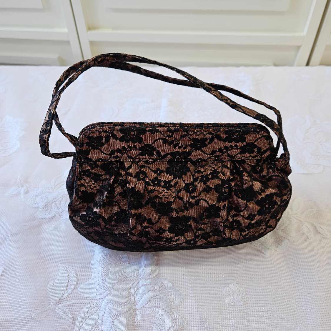 안나수이(ANNA SUI) 플로럴 자수 시스루 미니백 상품이미지1