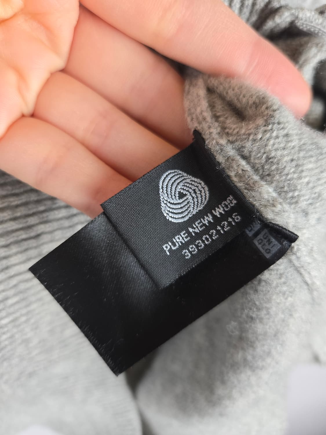 [무료배송]유니클로 M 남성 울100 모100 브이넥 니트 가디건 상품이미지7