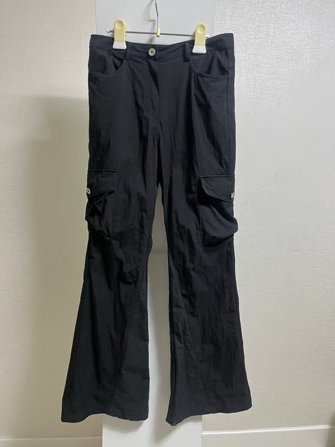 미세키서울 Pocket cargo bootscut pants BLACK 상품이미지1