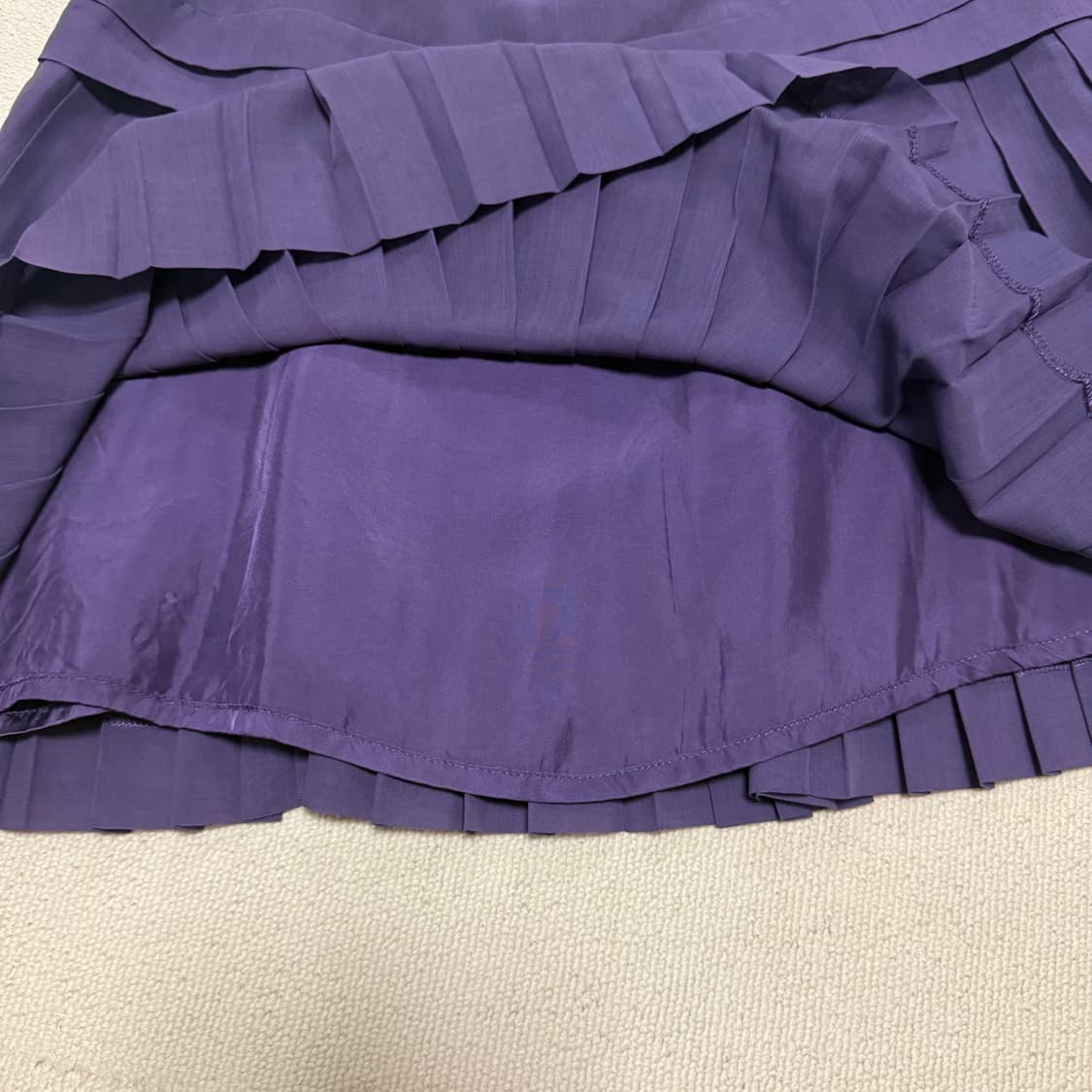 톤다운 퍼플 플리츠 스커트 상품이미지5