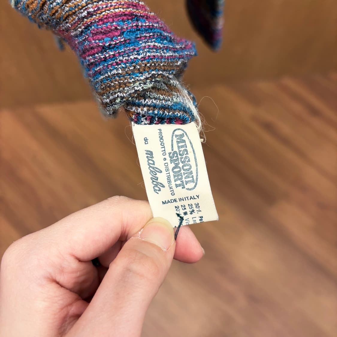 미쏘니 스포츠 클래식 셔츠 카라 니트 웨이브 패턴 버튼 디테일 블루 상품이미지7