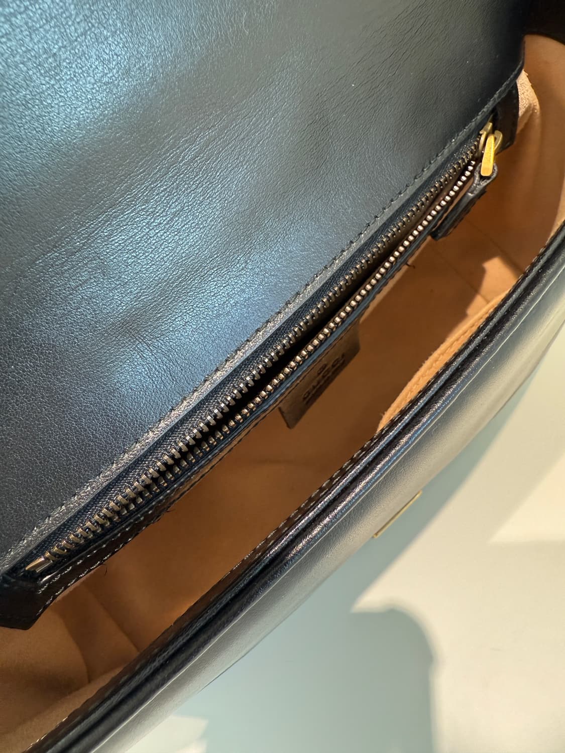 구찌 GG 마몽 마틀라세 탑핸들 숄더백 상품이미지10