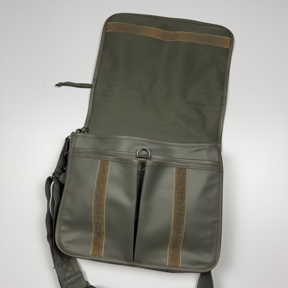 요시다포터 러기지라벨 뉴라이너 메신저백 올리브 상품이미지6