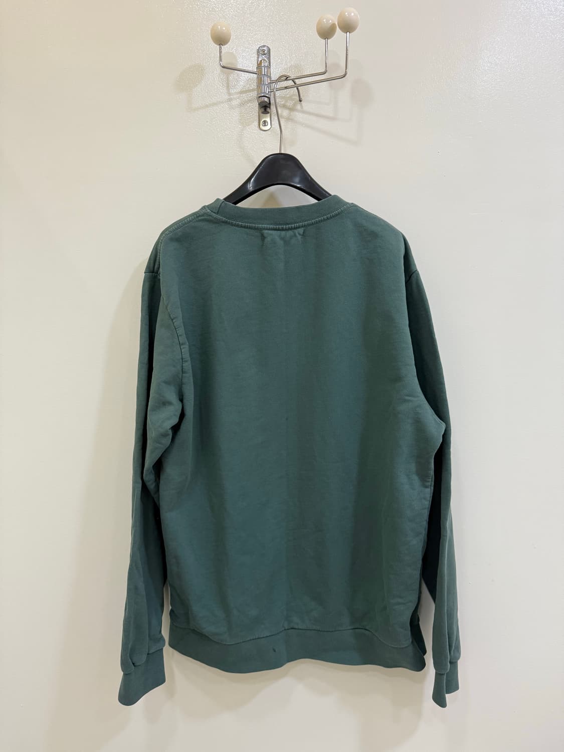 뮤지엄오프피스앤콰이엇 맨투맨 정품 상품이미지2