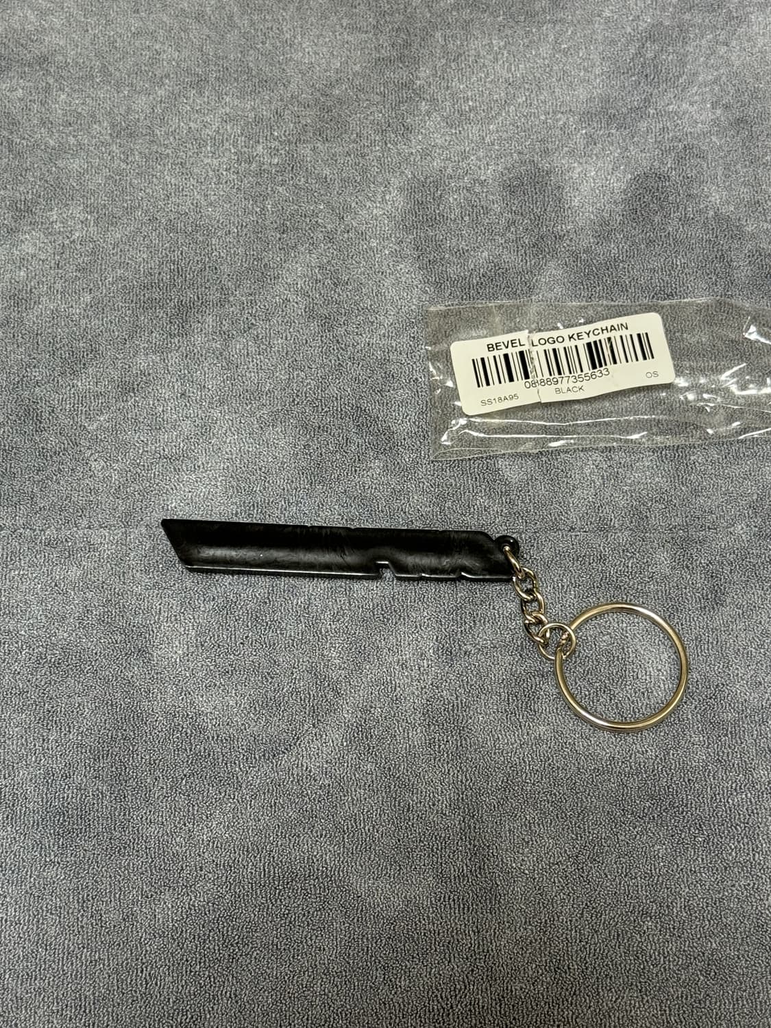 2018ss 슈프림 로고 키링 키체인 블랙 상품이미지2