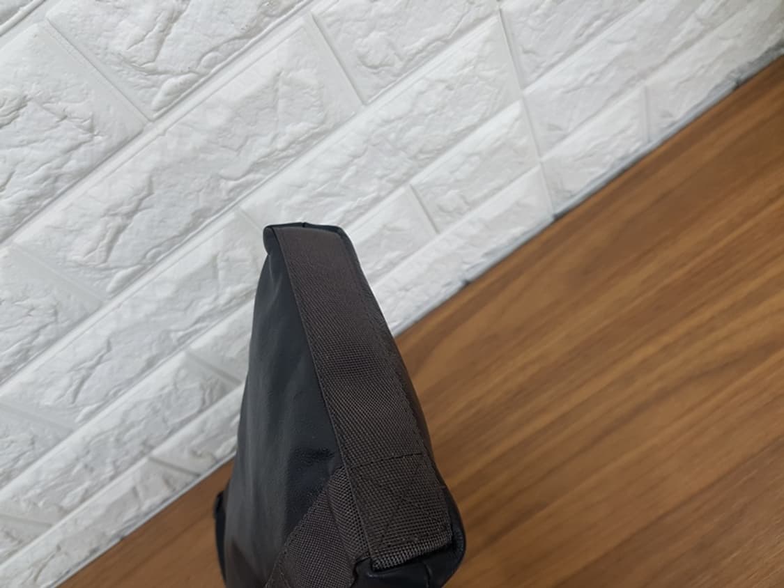 만다리나덕 남성 슬링백 (크로스백) 상품이미지4