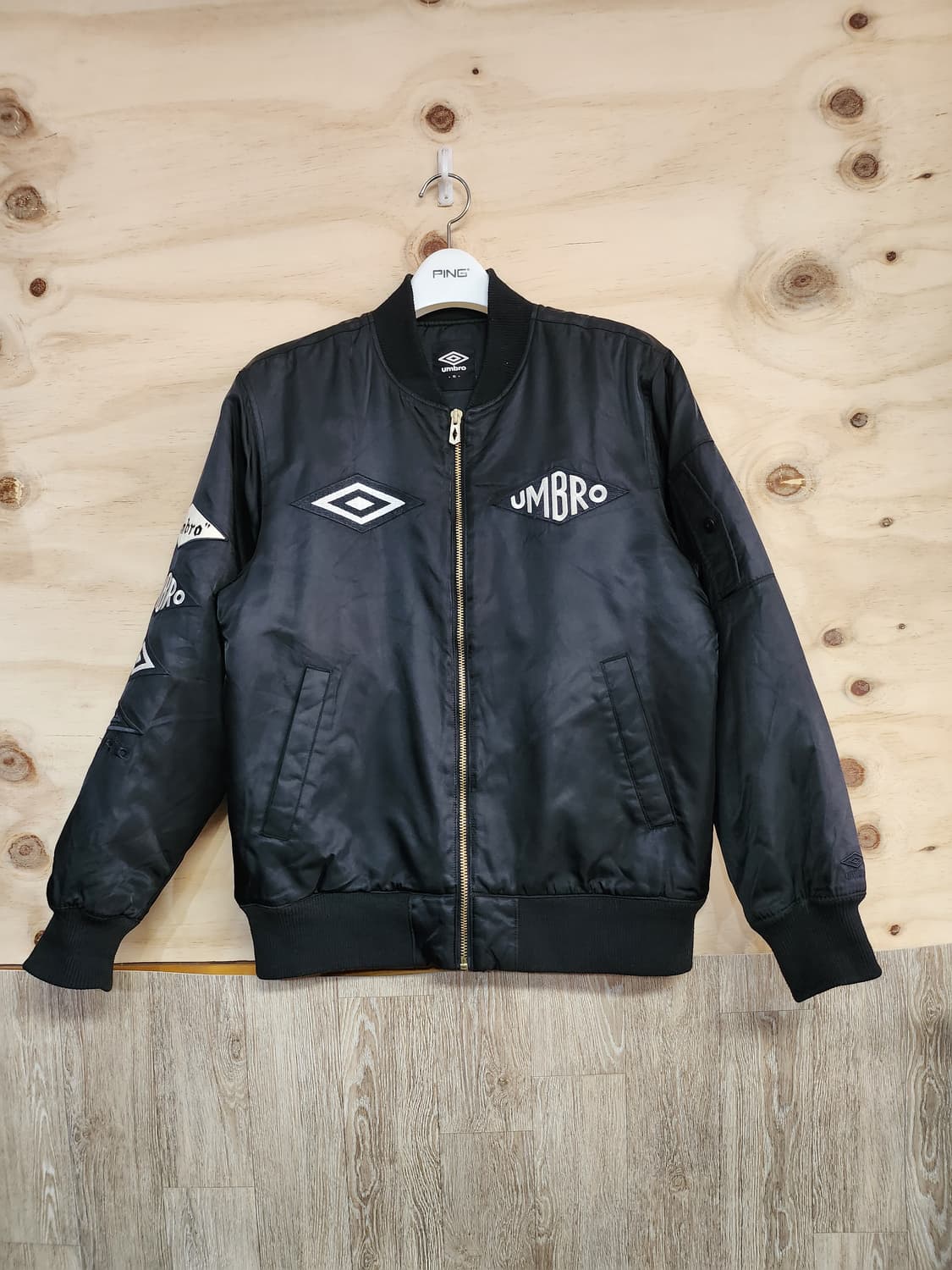 837) 엄브로 블랙 퀄팅 봄버 자켓 상품이미지1