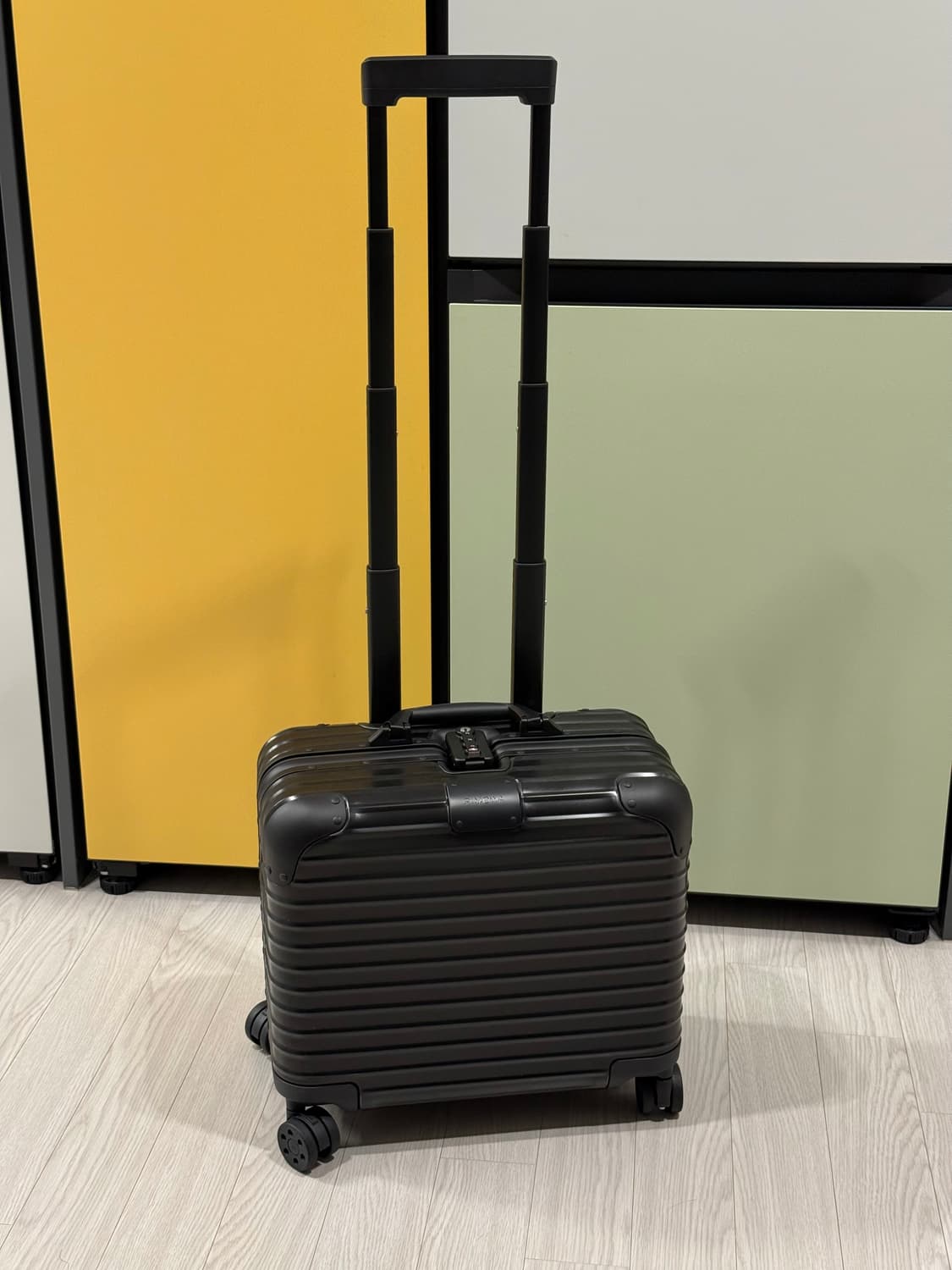 리모와 오리지널 블랙 컴팩트 상품이미지4