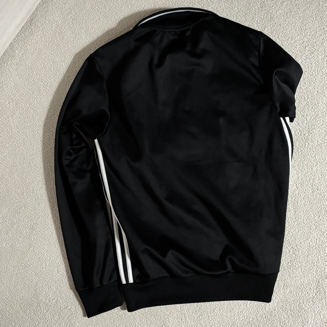 아디다스 유벤투스 블랙 스몰로고 져지 상품이미지4