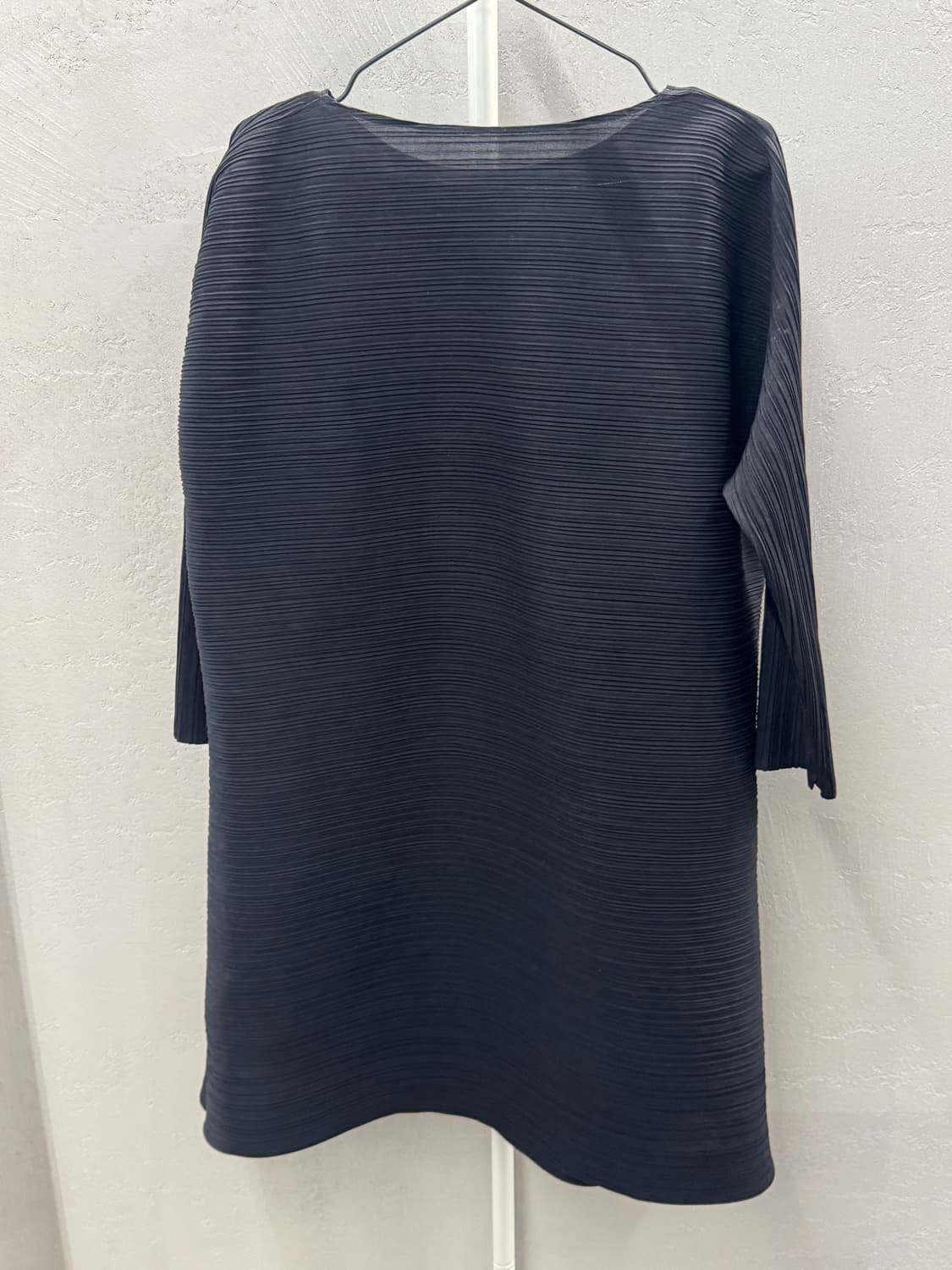 플리츠 블랙 긴팔 티셔츠  상품이미지3