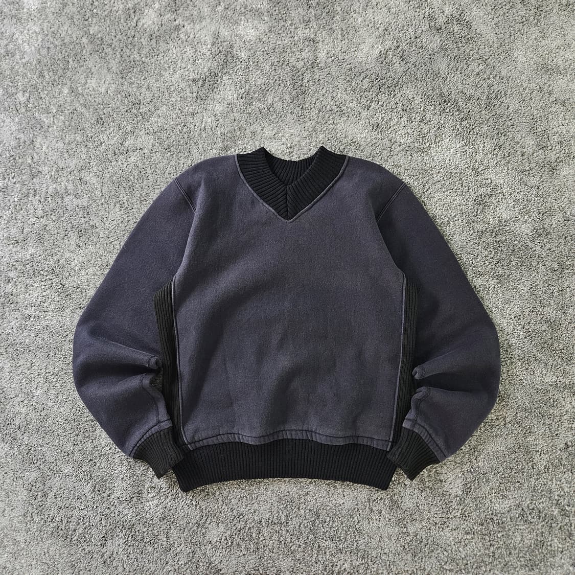 [무료배송] GEM SPORTSWEAR 브이넥 긴팔 스웨트셔츠 상품이미지1
