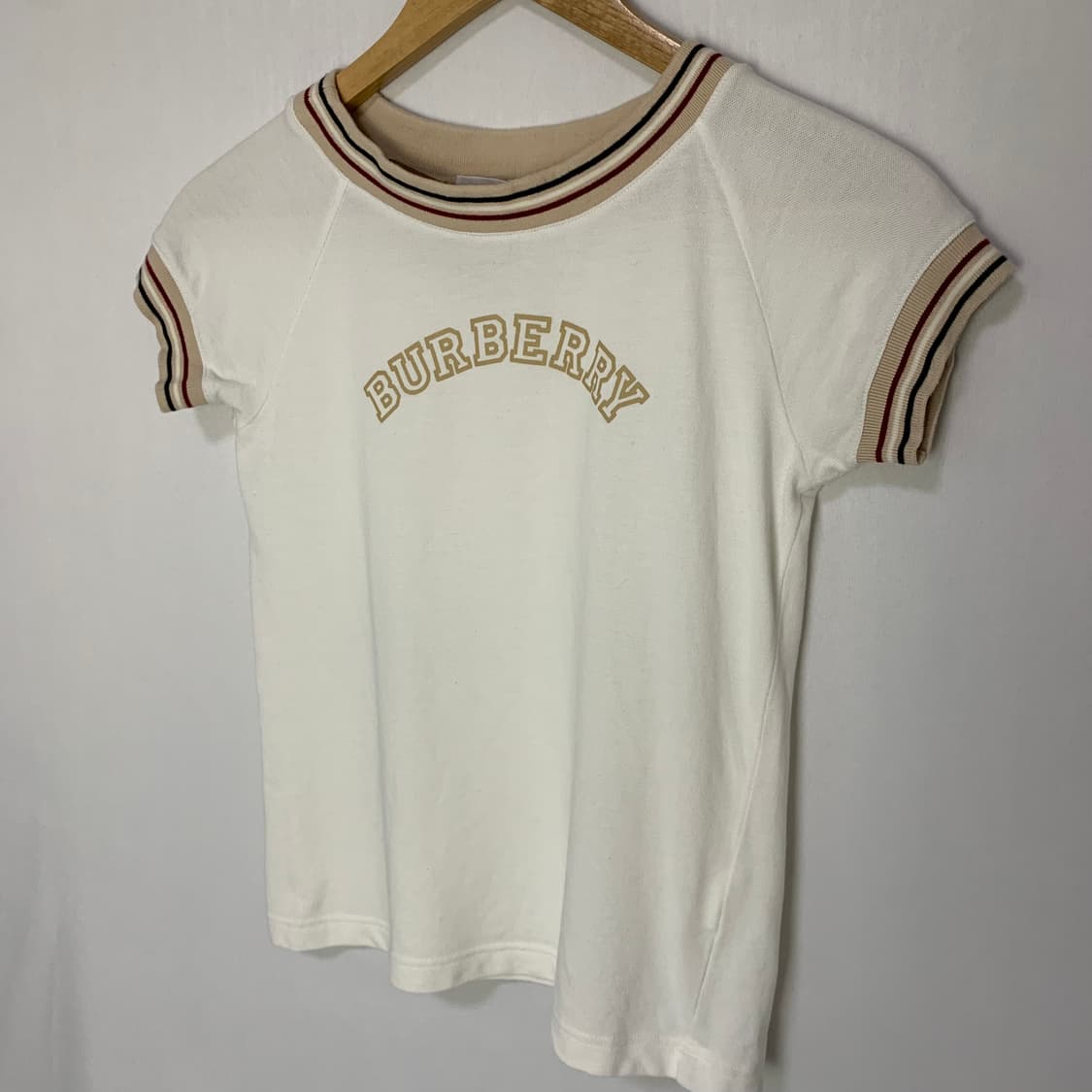 버버리 배색 라인 슬림핏 크롭 로고 반팔 티셔츠 아이보리 키즈사이즈 상품이미지3