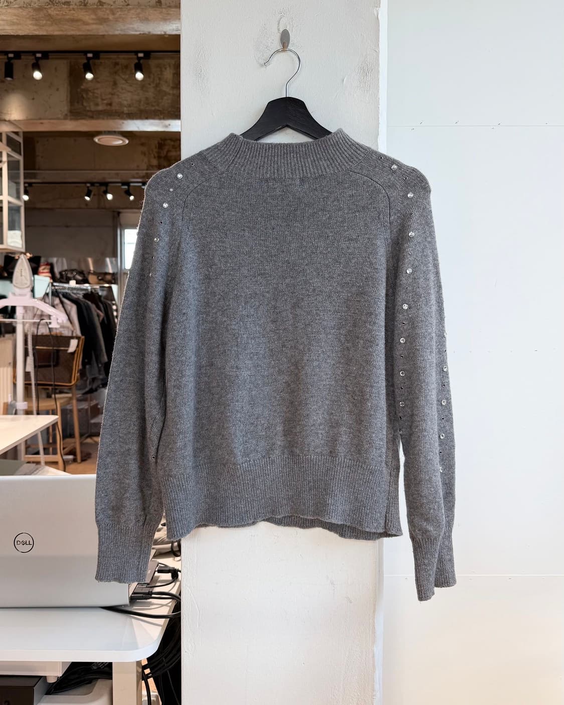 산드로 그레이 큐빅 라운드 니트  상품이미지7