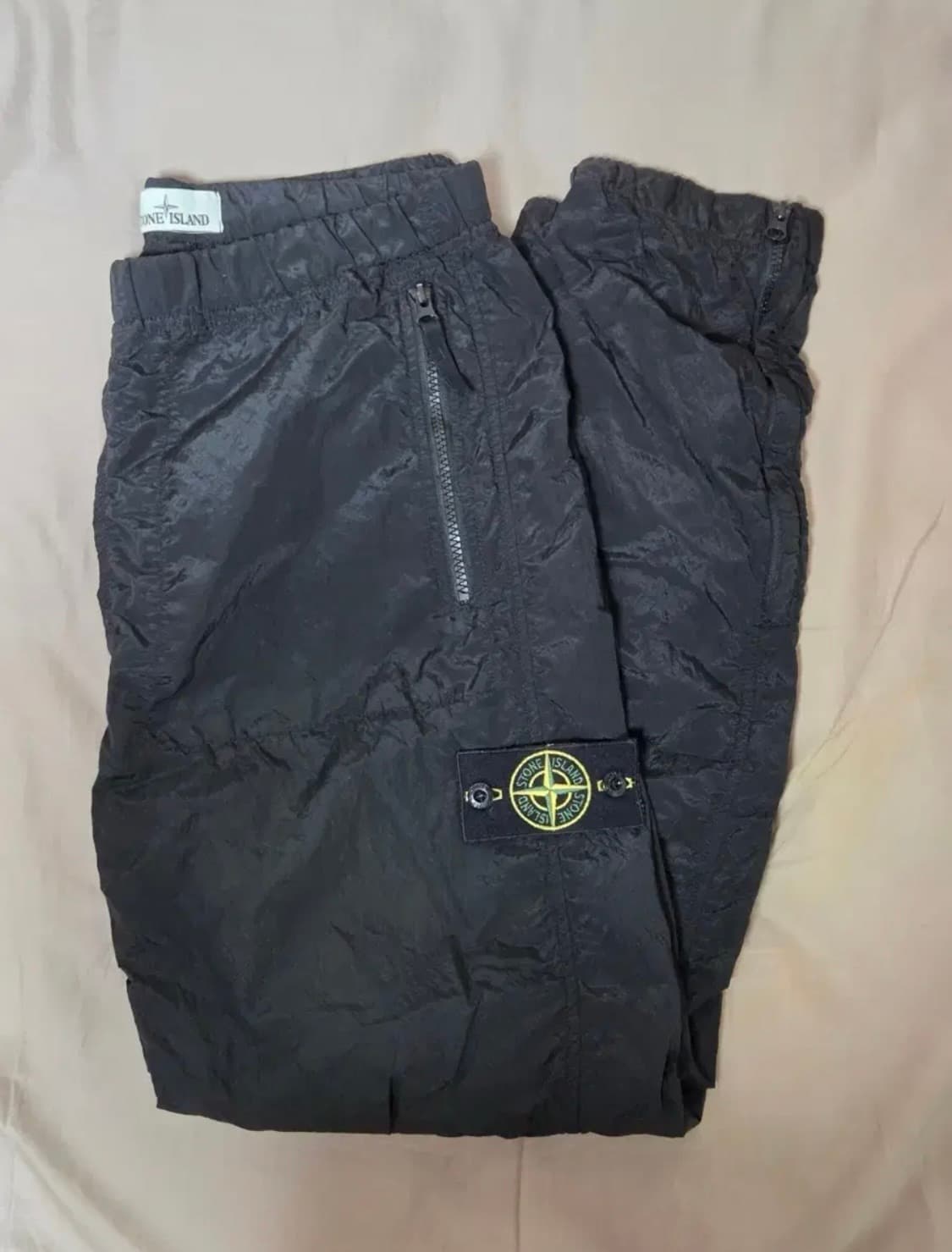 스톤 아일랜드 나일론 메탈 팬츠 상품이미지2