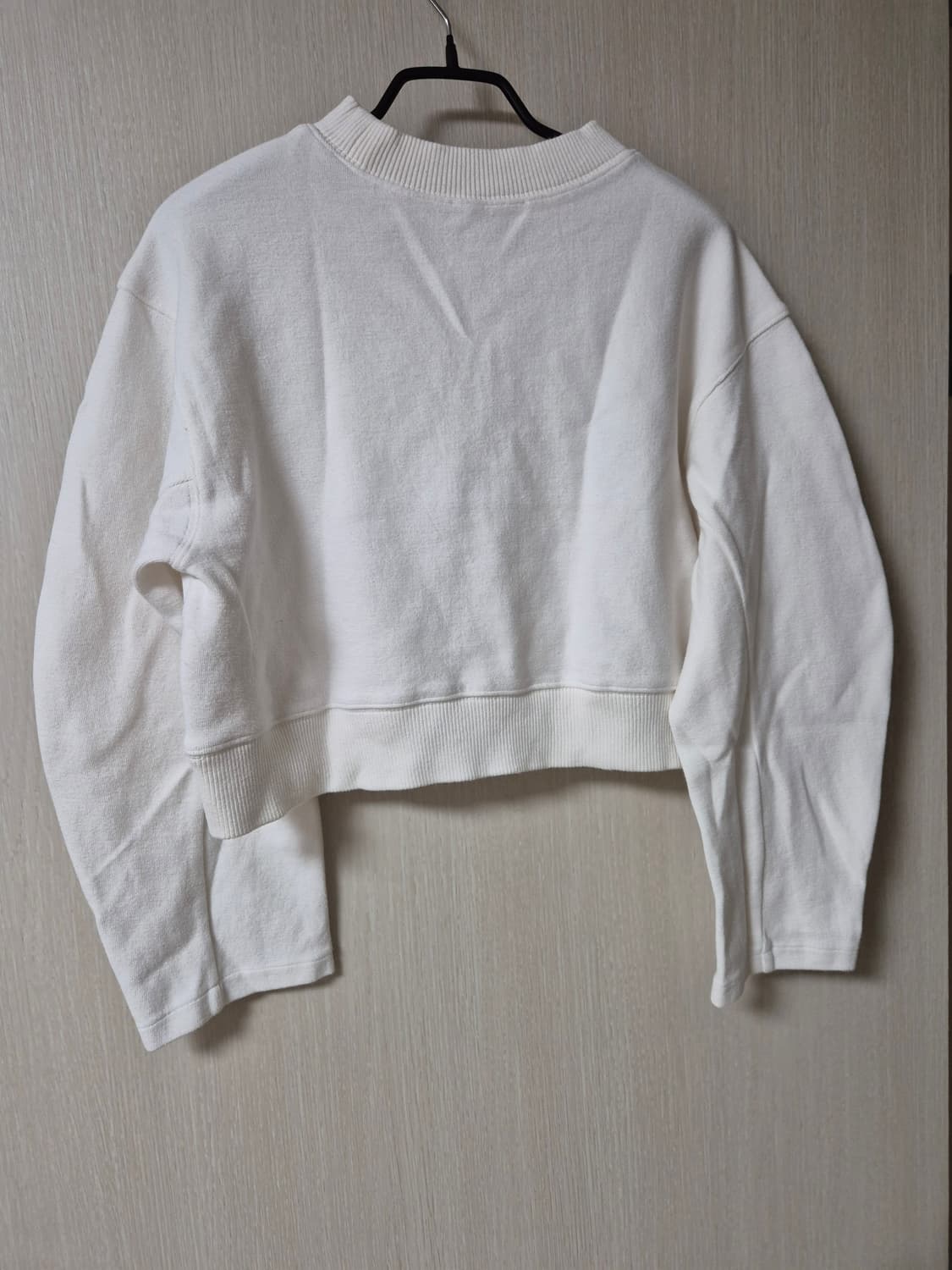 아모멘토 크롭 맨투맨 화이트 0 사이즈 상품이미지2