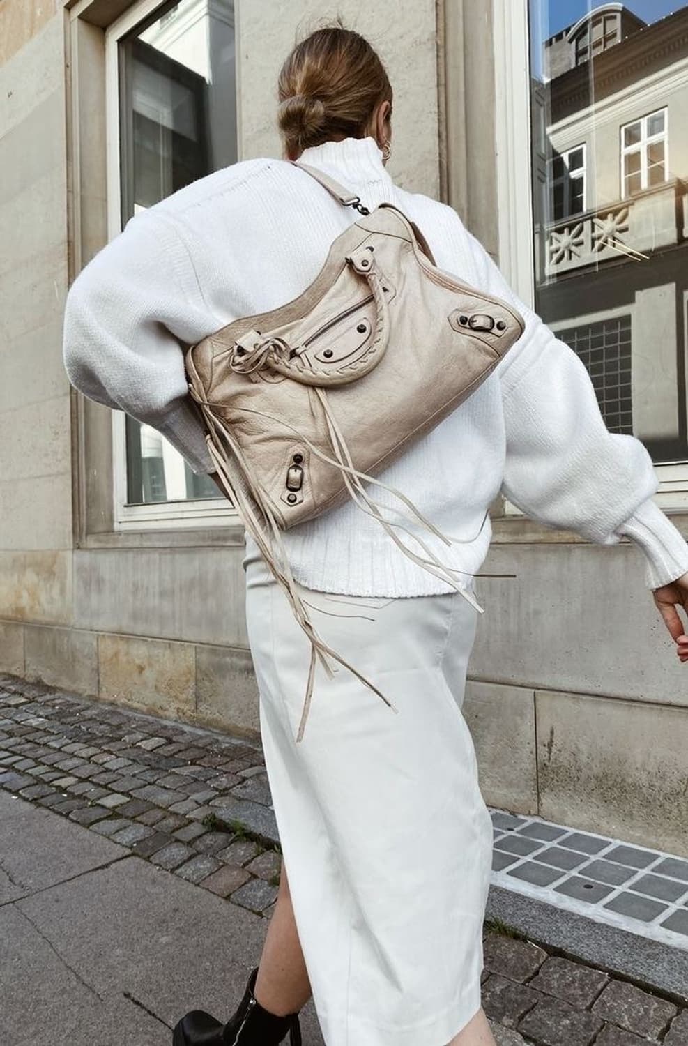 발렌시아가 클래식 시티백 미듐 판매합니다. 상품이미지10