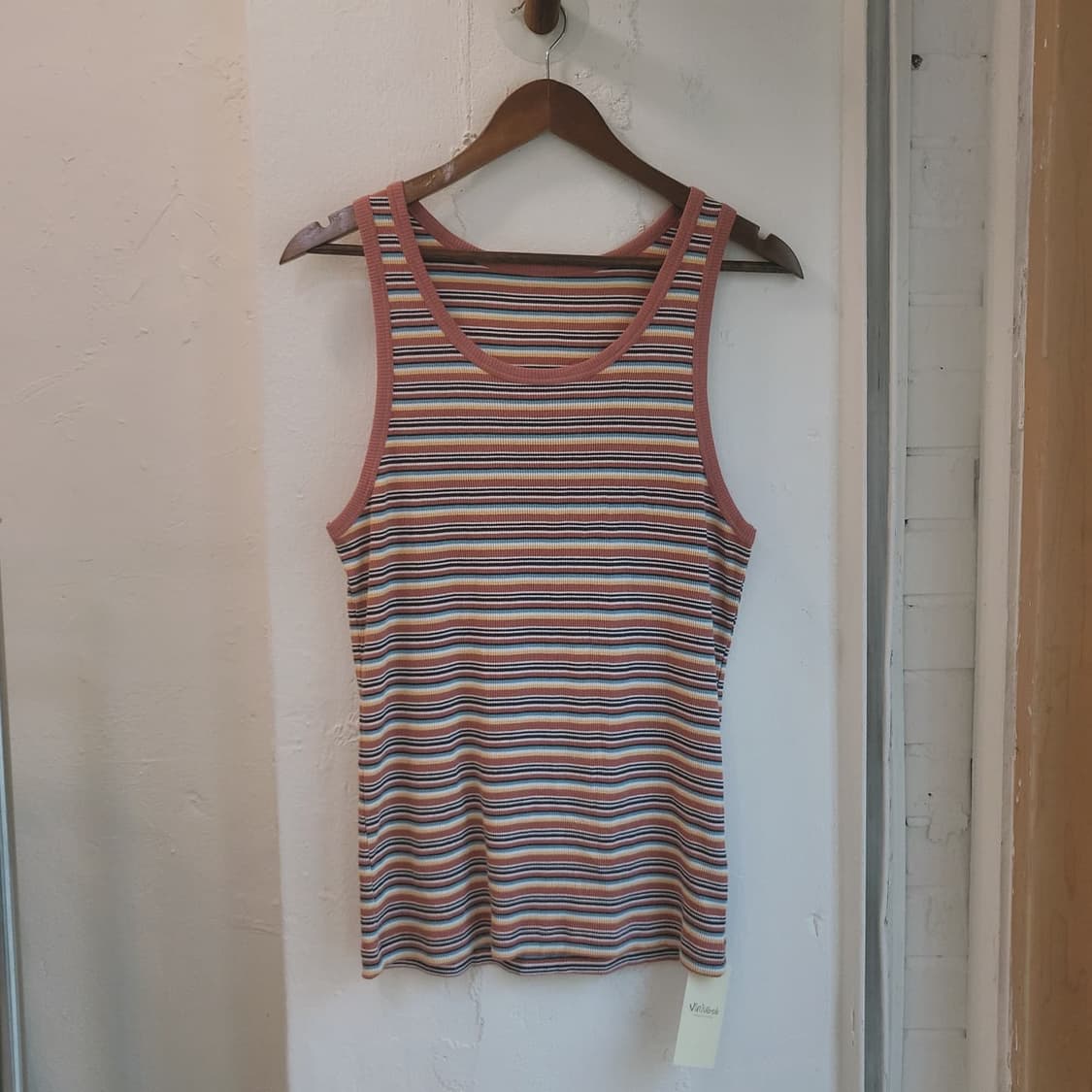 UniqloJPN 멀티스트라이프 골지 슬리브리스 상품이미지1