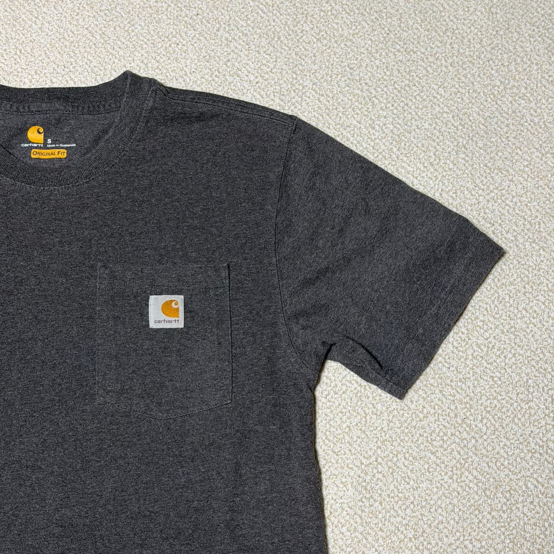 칼하트 S 포켓 로고 반팔티 상품이미지4