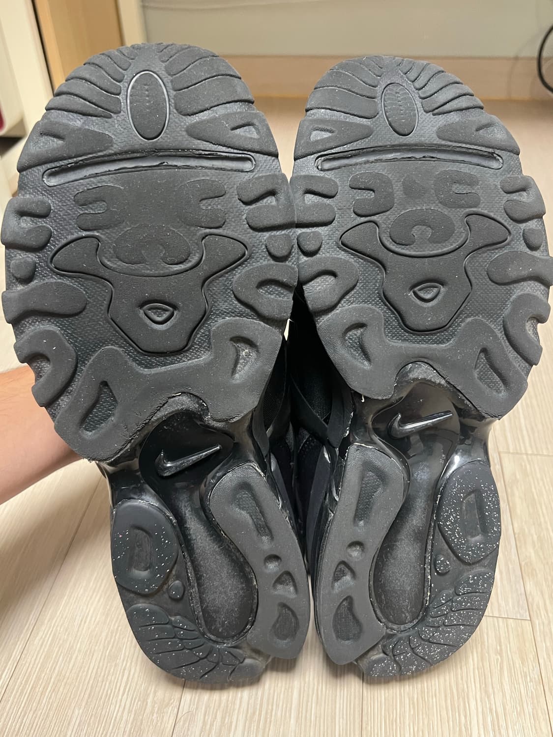 나이키 에어 쿠키니 트리플 블랙 285 상품이미지2