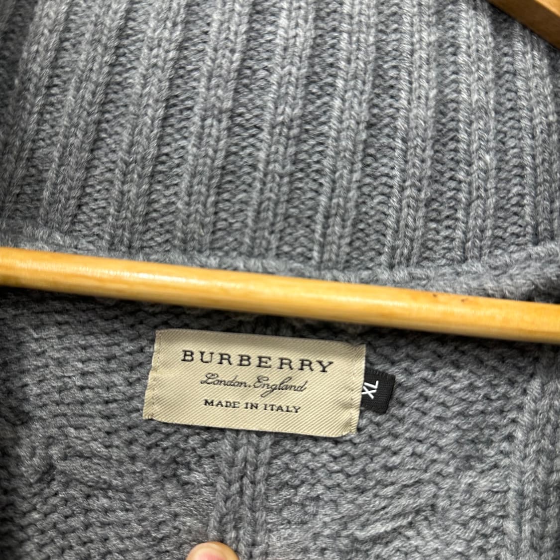 버버리 울 가디건 스웨터 상품이미지3