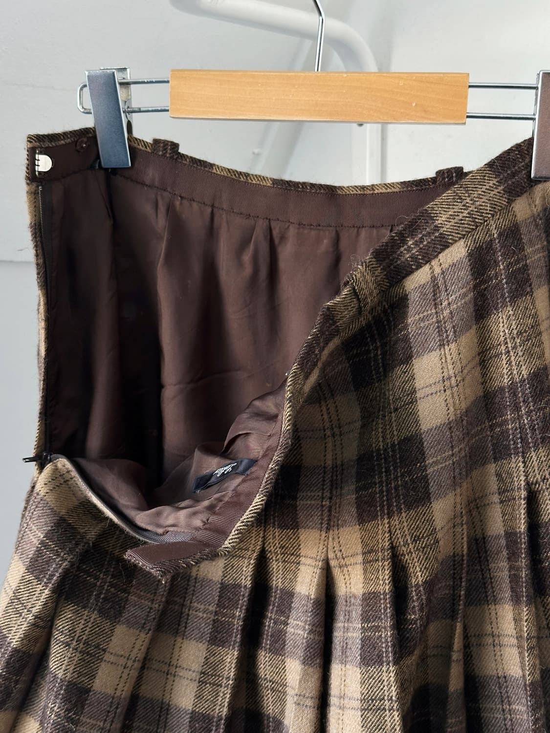 Tweed fabric pleated mid skirt 상품이미지4