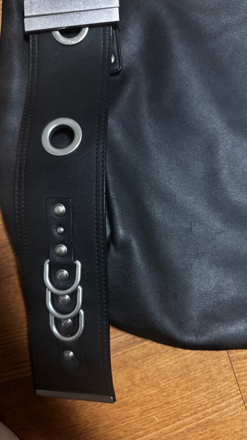 베이컨트아카이브 벨라 와이드 스트랩 호보백 블랙 상품이미지8