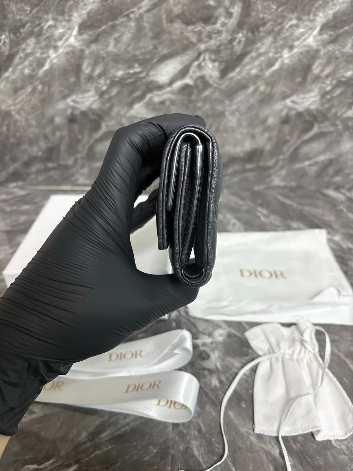 디올 레이디 로투스 까나쥬 램스킨 반지갑 상품이미지8