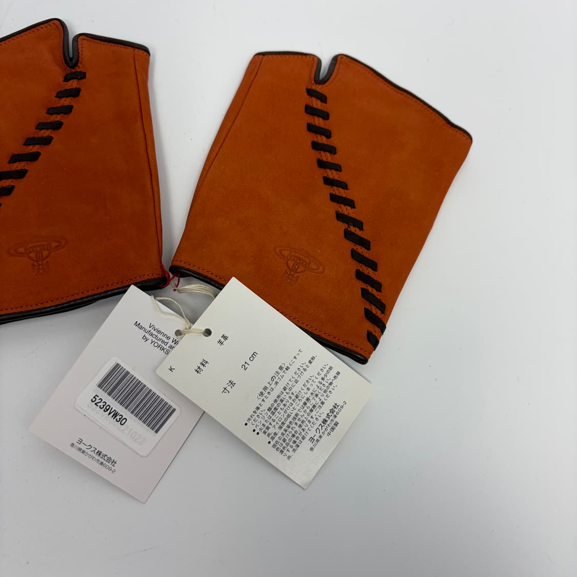 데드스탁 비비안웨스트우드 오브 핑거리스 워머 장갑 상품이미지3