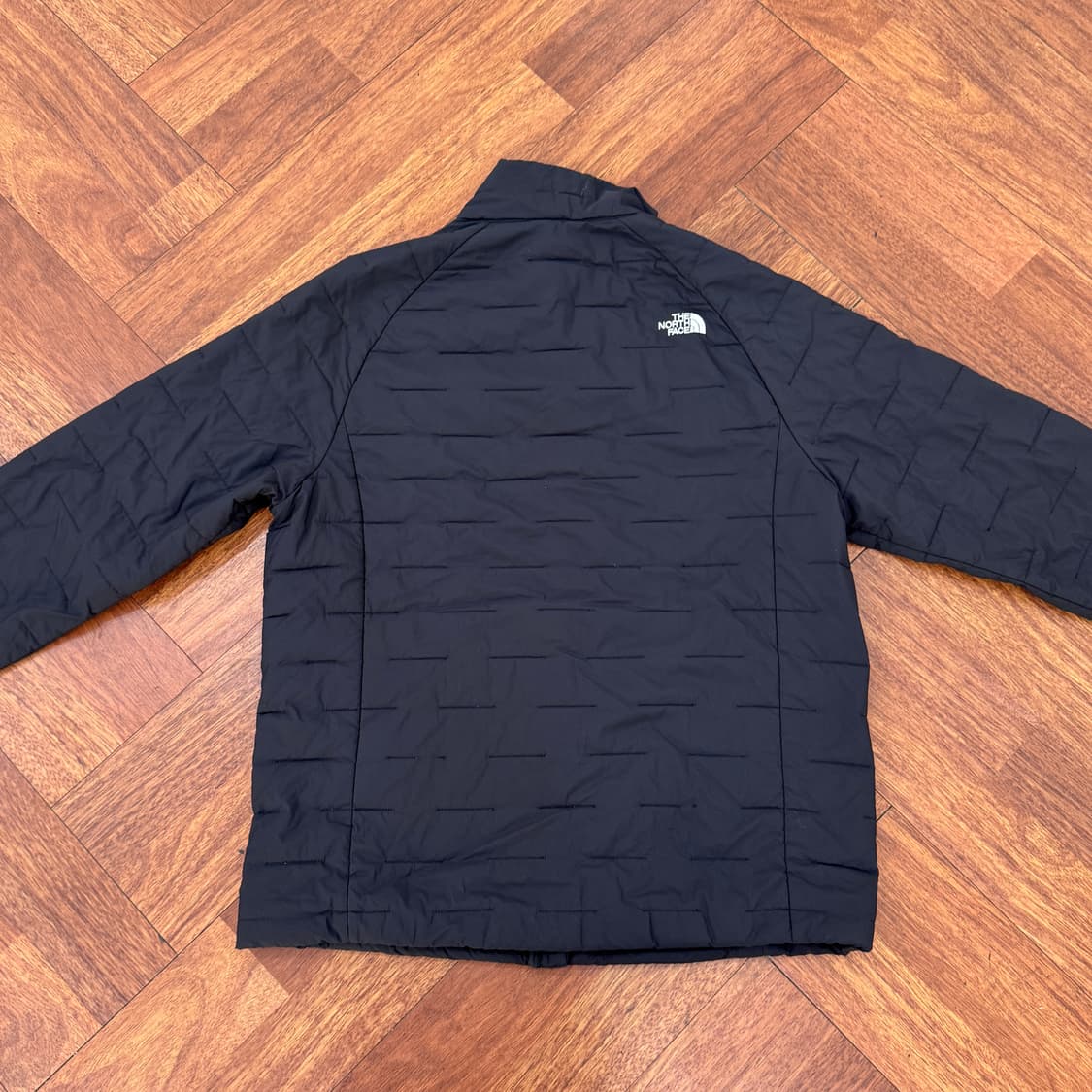 XL 노스페이스 블랙 데이 컴포트 브이모션 경량 패딩 자켓  상품이미지2