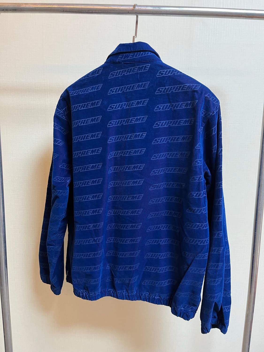 Supreme Debossed logo Jacket 상품이미지4