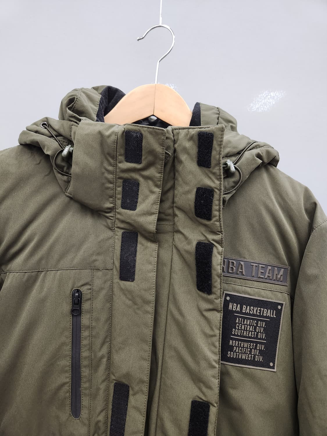 NBA 공용 헤비 다운 패딩 카키 상품이미지4