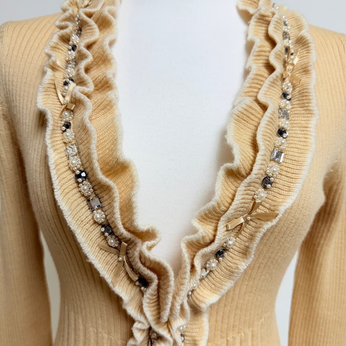 [울 100%] 밀라숀 mila schön 베이지 브이넥 프릴 가디건 4 상품이미지4