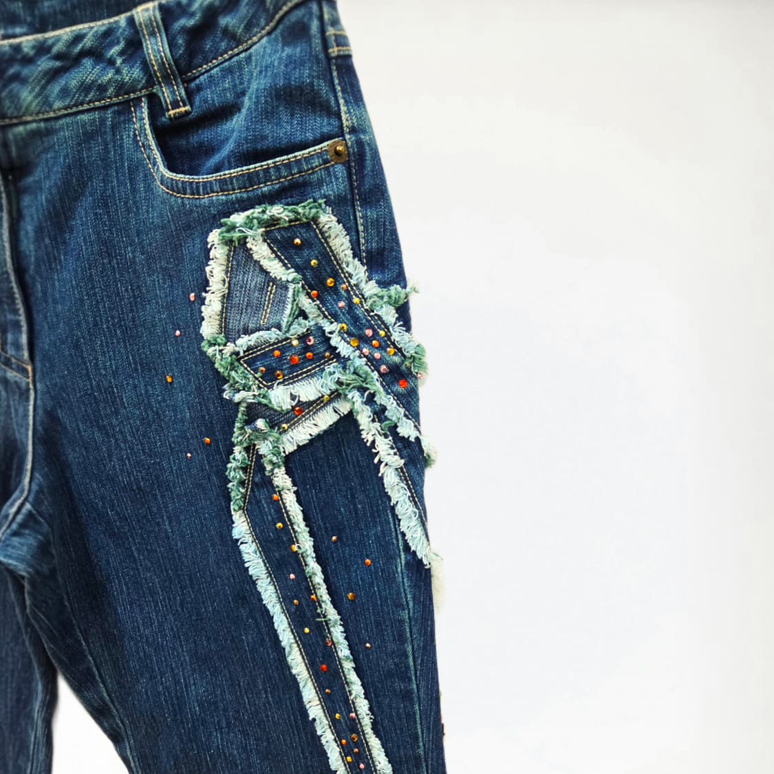 y2k 큐빅 프린지 리본 부츠컷 데님 Bow&Crystal Jeans 상품이미지3