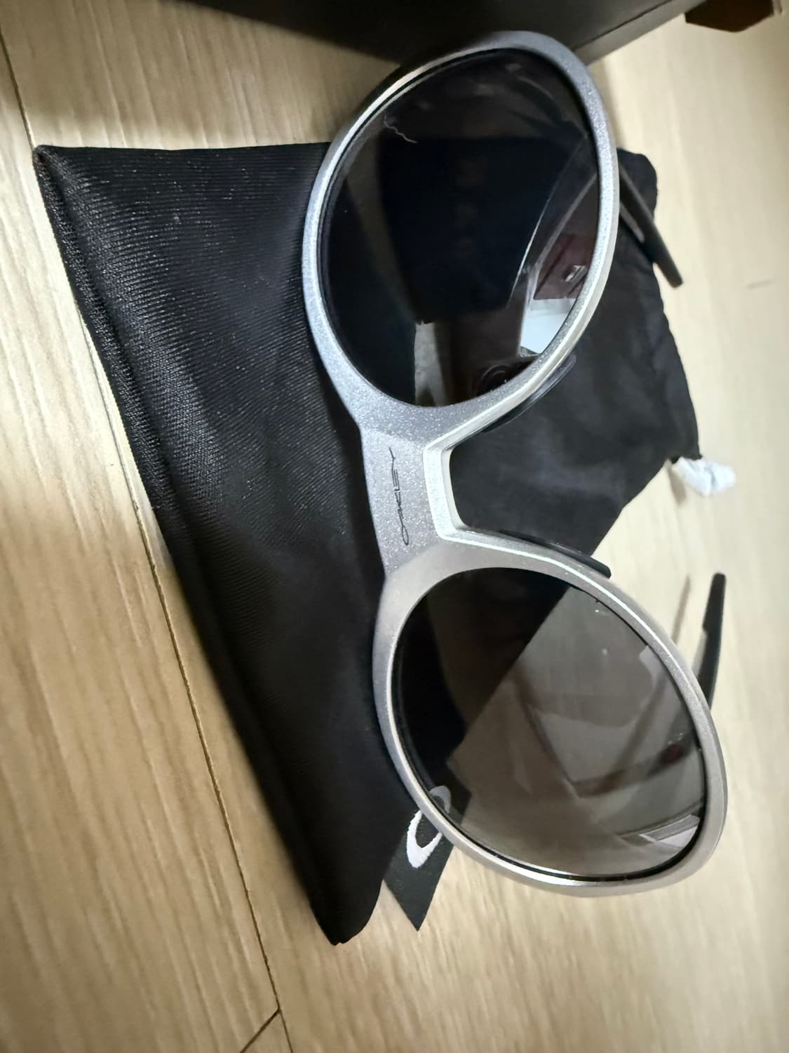 오클리 아이자켓 리덕스 실버 선글라스 OO9438-0558 상품이미지6