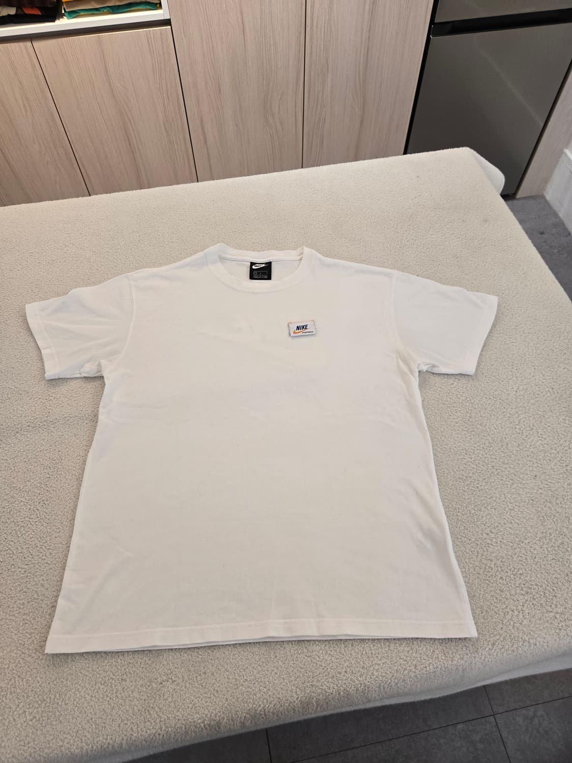 나이키 흰색 반팔 티셔츠 L (실수로 거꾸로 입어도 됨) 상품이미지2