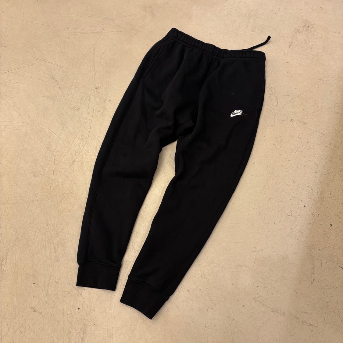 나이키 스몰로고 블랙 조거 팬츠 상품이미지1
