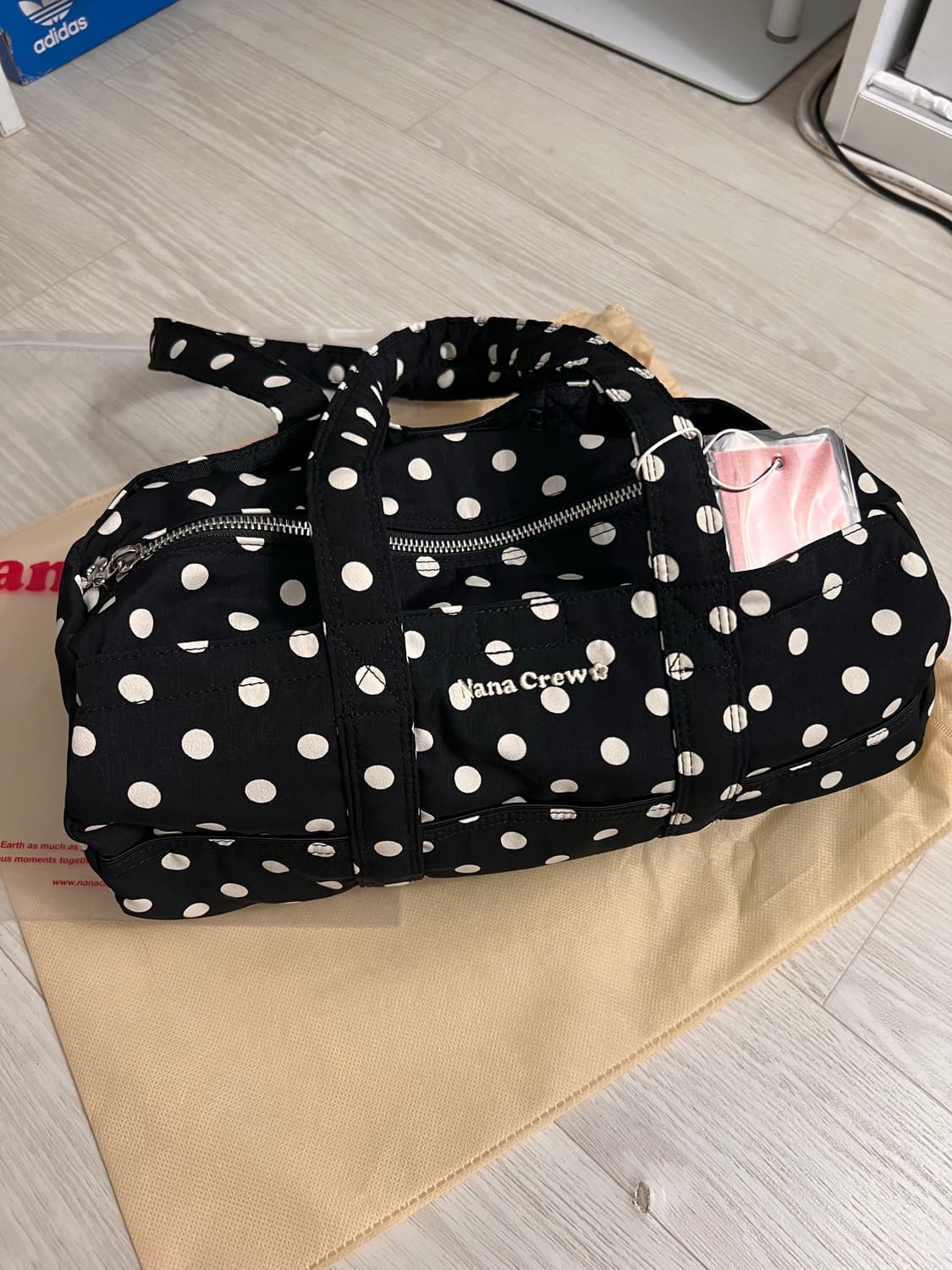 나나크루 더플백 폴카도트 상품이미지1