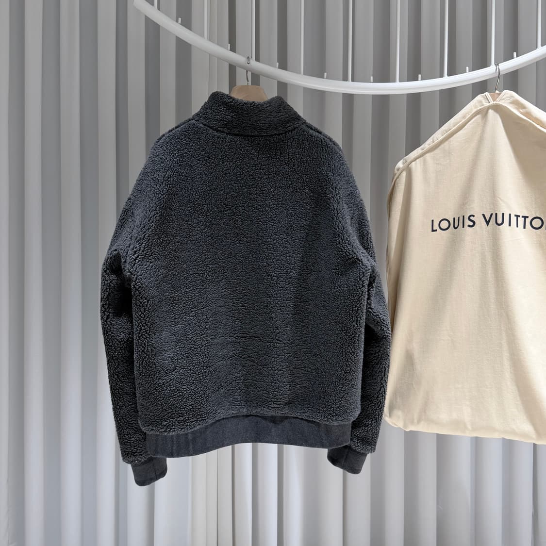 (S+/4L) / 루이비통 모노그램 레더패치 플리스 차콜 블루종 상품이미지2