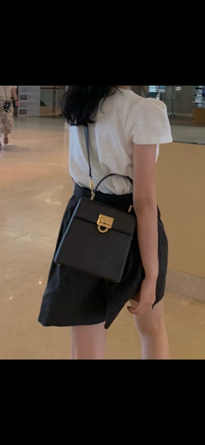 페라가모 켈리백 상품이미지1