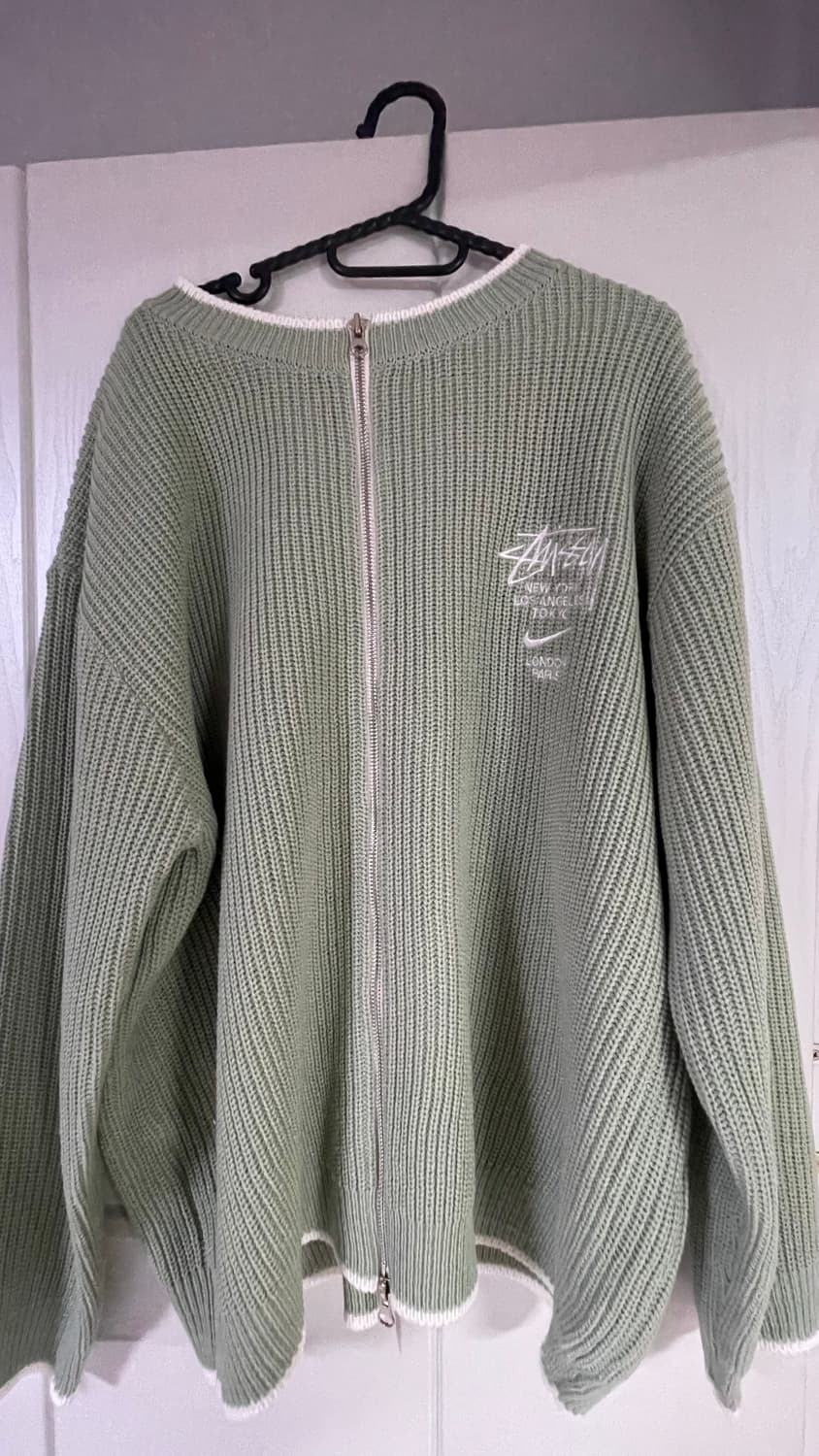 스투시 나이키 콜라보 그레이 라운드 니트집업 상품이미지3