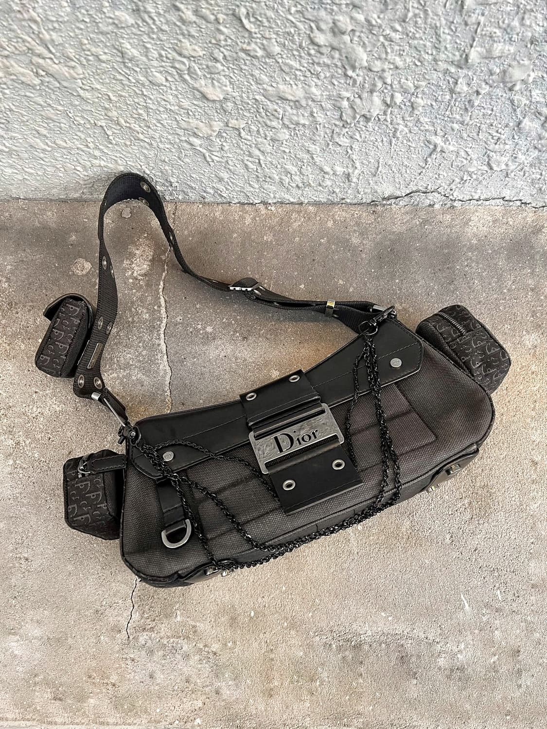 크리스찬 디올 스트릿 시크 콜럼버스 숄더백 상품이미지1