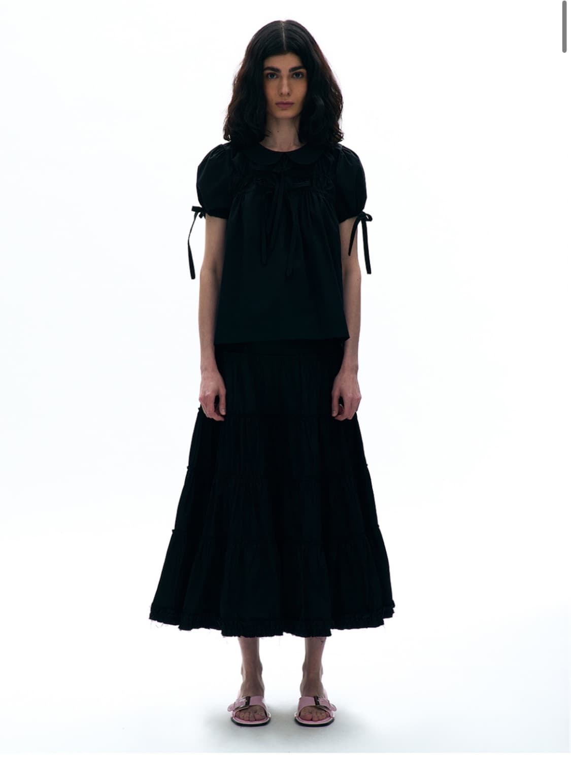 파르티멘토 오픈 백 리본 퍼프 블라우스_블랙 상품이미지1