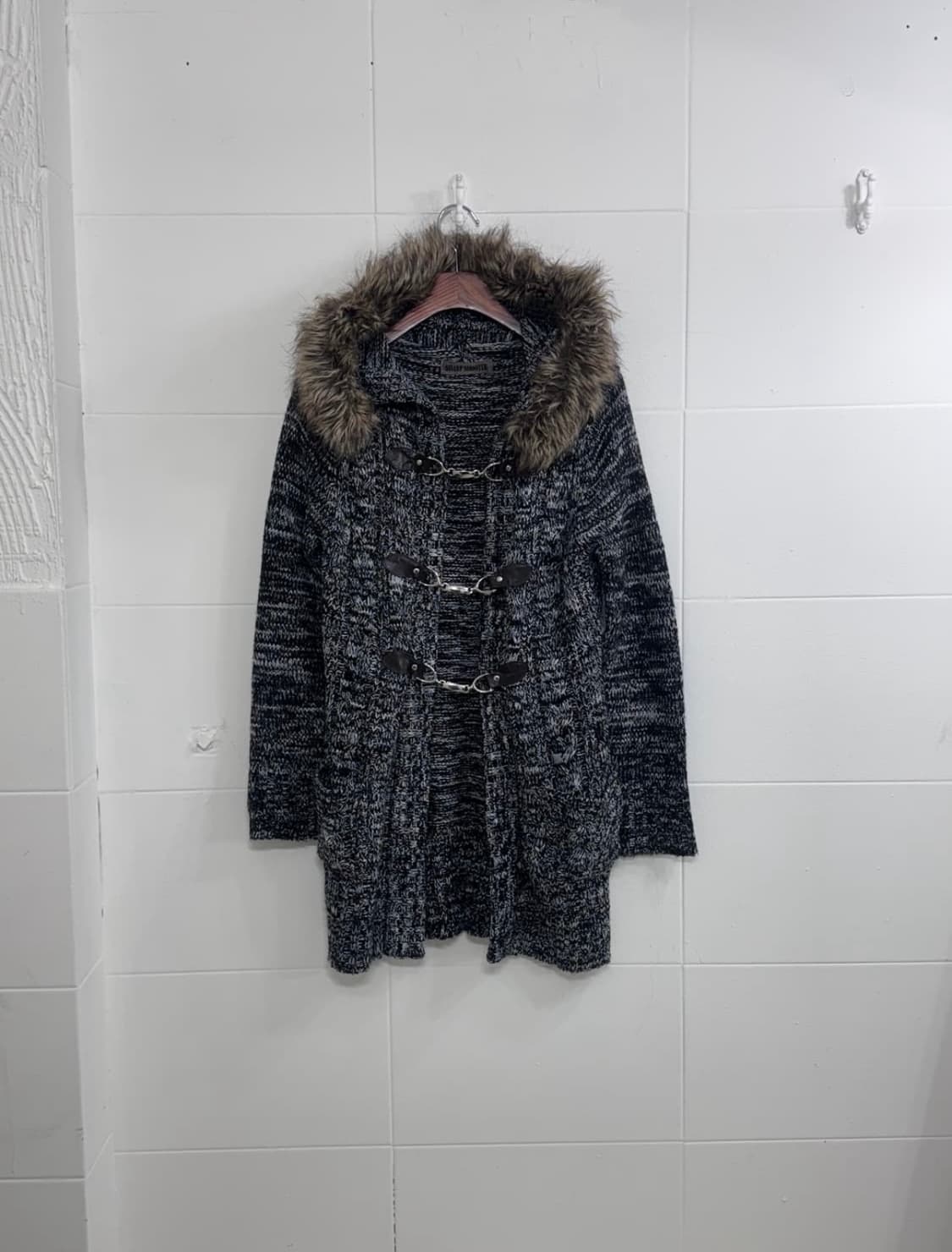 무채색 니혼진 갸루 펑크 00’s 퍼 후드 가디건 [스윙잉홍대] 상품이미지2