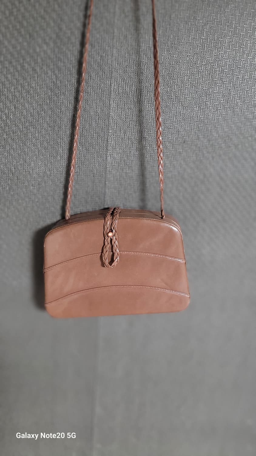 Carel 크로스바디백 상품이미지1