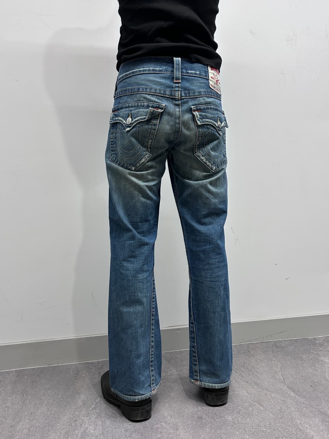 트루릴리젼 스파이럴 워싱 부츠컷 데님 상품이미지3