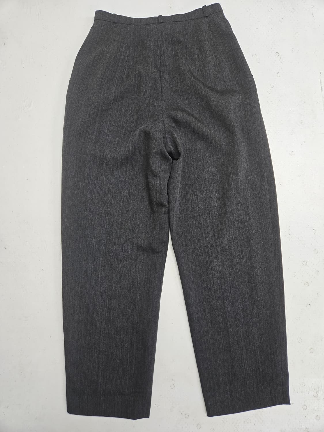 디올 회색 핀 스트라이프 주름 바지 상품이미지4