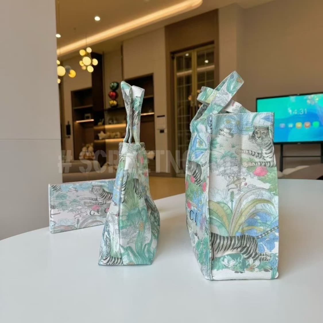 구찌뷰티 2025 타이거 에코백 기프트 토트백 라지 상품이미지4